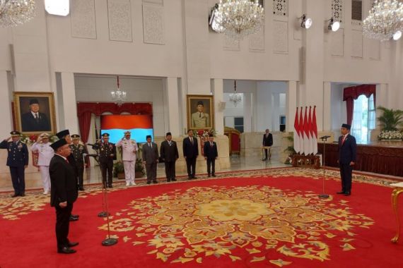 Jokowi Lantik Jenderal dari TNI AL Ini Jadi Kepala Bakamla - JPNN.COM