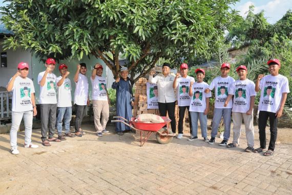 Santri Dukung Ganjar Gotong Royong Bangun Ruang Belajar Pada Ponpes di Deli Serdang - JPNN.COM