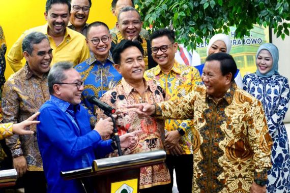 Kelakar Zulhas soal 12 Fokus Kebijakan KIM Bikin Prabowo Tertawa - JPNN.COM