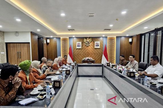 RUU Masyarakat Hukum Adat Lama Mandek di DPR, Wiranto Heran: Apa Masalahnya? - JPNN.COM