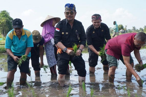 Hadapi El Nino, Mentan SYL Dorong NTB jadi Daerah Penyangga Pangan Indonesia Timur - JPNN.COM