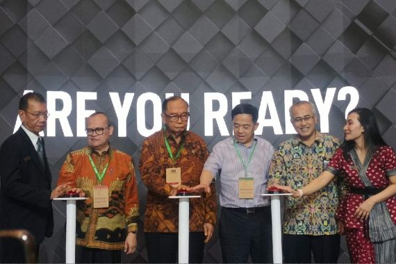 Pameran IEE Series 2023 Resmi Dibuka, Dorong Terciptanya Industri Berkelanjutan - JPNN.COM