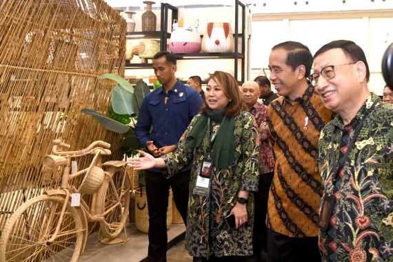 Untuk Urusan Ini, Jokowi Rela “Pisah Ranjang” dengan Ibu Iriana - JPNN.COM
