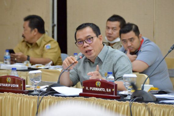 Hore! Rapelan Penyesuaian UMP 2023 untuk PJLP DKI Jakarta Segera Dibayarkan - JPNN.COM