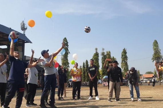 Bupati Dico Apresiasi Turnamen Tarkam Kemenpora 2023 di Kendal - JPNN.COM