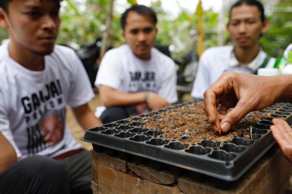 Ganjar Padjajaran Bersama Pemuda Ciamis Dukung Peningkatan Kualitas Pertanian - JPNN.COM