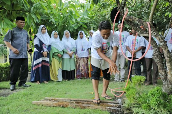 Tuan Guru Sahabat Ganjar Edukasi Warga Langkat Tentang Manfaat Wudu untuk Kesehatan - JPNN.COM