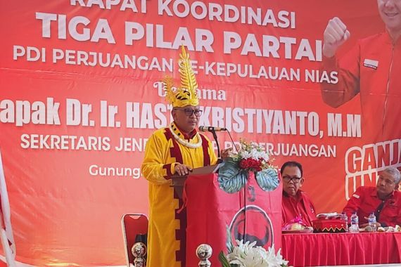 Hasto Sebut Ganjar Pemimpin yang Peduli dengan Rakyat Miskin - JPNN.COM