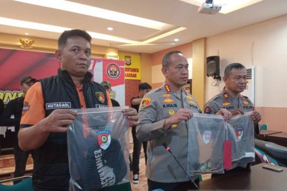 Polisi Tembak Pelaku Pembusuran Warga Makassar - JPNN.COM