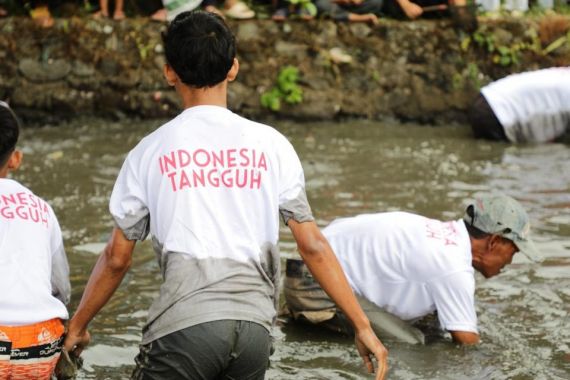 Menghibur Warga, Ganjar Sejati Gelar Ngobeng Lauk di Tasikmalaya - JPNN.COM