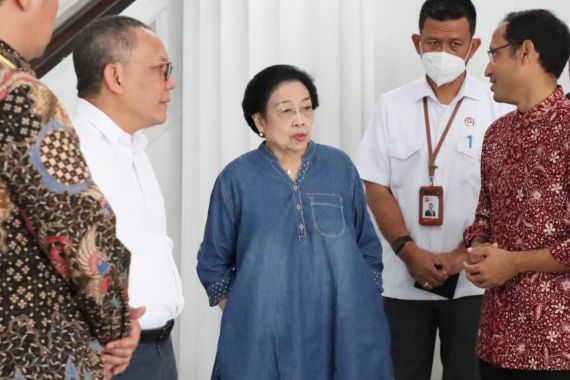 Tinjau Kondisi Museum Nasional Pascakebakaran, Megawati Bicara Soal Gotong Royong Tangani Musibah - JPNN.COM