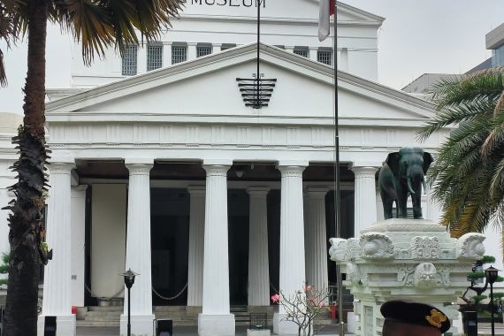Megawati Soekarnoputri Kunjungi Museum Nasional - JPNN.COM