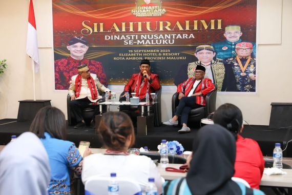 Majelis Latupati Maluku Siap Bantu Dinasti Nusantara Menangkan Ganjar Pranowo - JPNN.COM