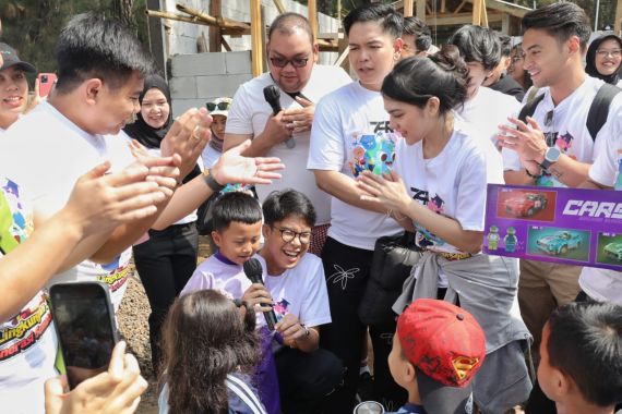 Alam Ganjar Berbagi Kebahagiaan hingga Terjun Langsung Bersihkan Kali Ciliwung - JPNN.COM