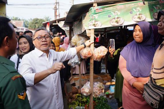 Zulhas Sebut Harga Telur dan Bawang di Pasar Natar Lampung Sangat Murah - JPNN.COM