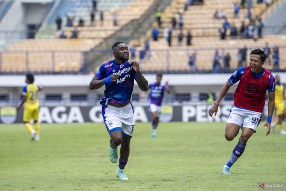 Levy Madinda: Laga Persib Bandung Lawan Bhayangkara FC Seperti Final - JPNN.COM