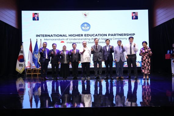 Perguruan Tinggi Indonesia dan Korea Berkolaborasi, Wamenaker Afriansyah Sampaikan Harapan Ini - JPNN.COM