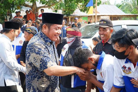 Herman Deru Siap Wujudkan Keinginan Warga Mangsang Asalkan Diusulkan Secara Prosedural - JPNN.COM