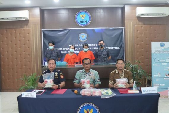 HR dan AK Ditangkap di Depan Hotel di Batam, Kasusnya Berat - JPNN.COM
