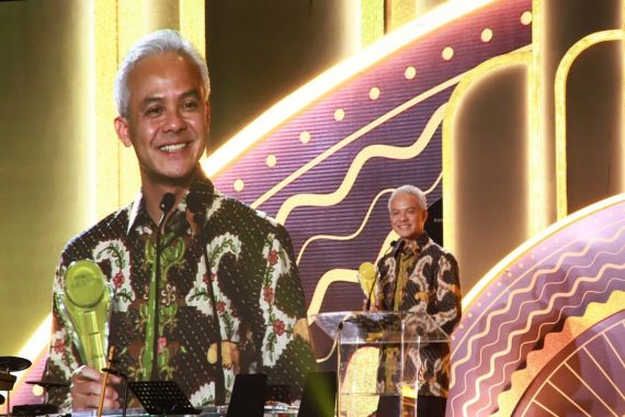 Ganjar dan Maruarar Sirait Meraih Penghargaan Detikcom Awards 2023 - JPNN.COM