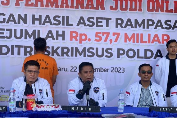 Gerebek Rumah Mewah di Pekanbaru, Polda Riau Tangkap Bandar Judi Online - JPNN.COM