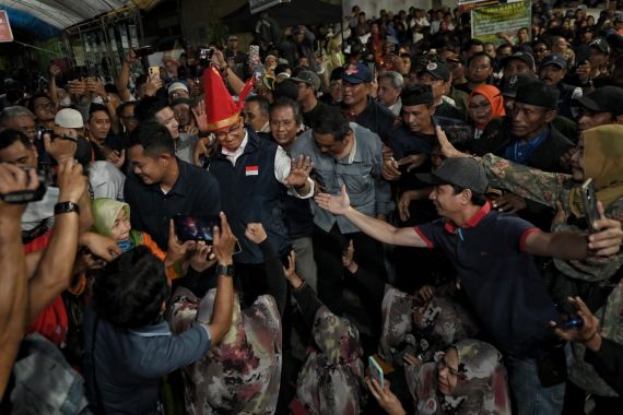 Resmikan 2 Posko Pemenangan di Makassar, Anies Puji Semangat Sukarelawan Sulsel - JPNN.COM