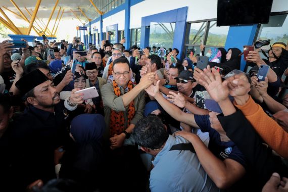 Disambut 7 Ribu Simpatisan, Anies Baswedan Akhirnya Menginjakkan Kaki di Tana Luwu - JPNN.COM