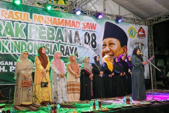 Dianggap Petugas Rakyat, Prabowo Dapat Dukungan dari Nyai, Ning Santri di Jatim - JPNN.COM