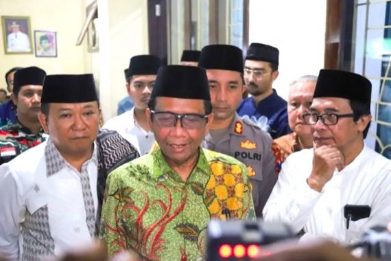 Mahfud MD Tegaskan MK Tidak Bisa Ubah Aturan Batas Usia Cawapres - JPNN.COM