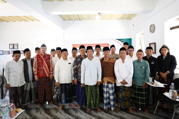 Ulama & Kiai Cirebon Percaya Ganjar Mampu Rawat Kebinekaan Dengan Moderasi Beragama - JPNN.COM