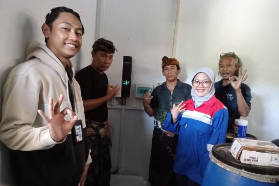 Dukung Pengelolaan Sampah Lebih Baik, Pertamina Hadirkan PLTS di TPS3R Desa Kedonganan - JPNN.COM