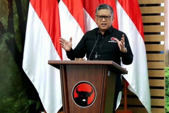Hasto Sebut Wacana Jokowi Jadi Ketum PDIP Akan Dibahas pada 2025 - JPNN.COM