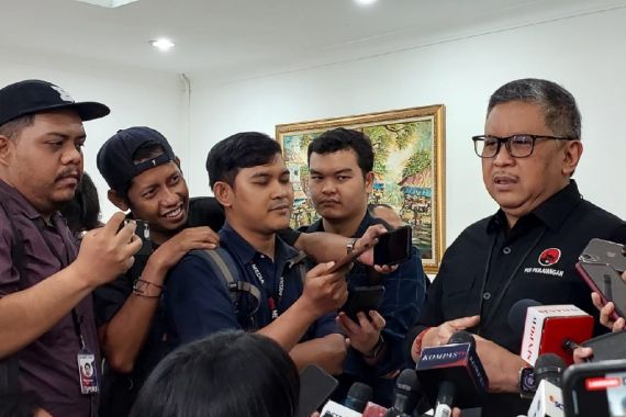 Bantah Anis Matta, Hasto: Jokowi Tahu Ganjar Bakal Diumumkan jadi Bakal Capres - JPNN.COM