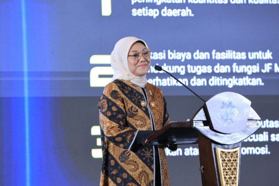 Menaker Ida Fauziyah Dorong Sinergi Pengembangan Karier Mediator Hubungan Industrial - JPNN.COM