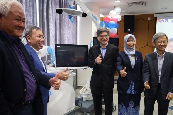 RS KPJ Kuching Kenalkan Pembedahan Robotik Pertama di Wilayah Borneo - JPNN.COM
