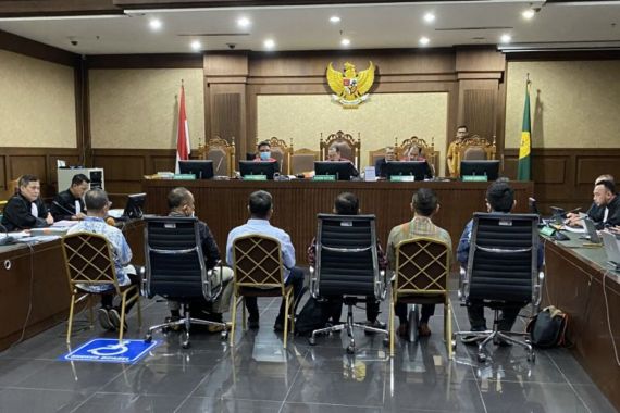 Tak Hanya ke Komisi I DPR, Uang Hasil Korupsi BTS Mengalir ke BPK, Hakim Kaget - JPNN.COM