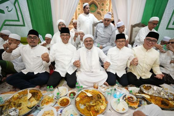 Bertemu Anies dan Cak Imin, Habib Rizieq Masih Tunggu Ijtimak Ulama Soal Dukungan 2024 - JPNN.COM