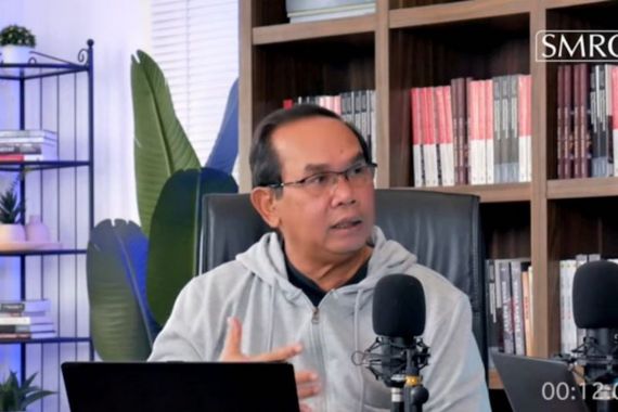 Saiful Mujani Sebut Proses Pemakzulan Presiden Jokowi Harus Dilakukan, Ini Alasannya - JPNN.COM