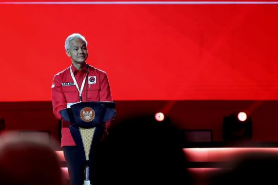 Pidato di Hadapan Jokowi, Ganjar Ungkap Kebanggaan Menjadi Kader PDIP  - JPNN.COM