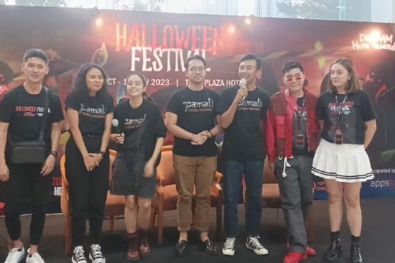 Yasamin Jasem Mengusruk saat Mencoba Wahana Horor di Halloween Festival 2023 - JPNN.COM