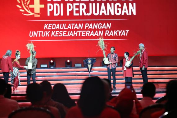 Megawati, Ganjar, dan Jokowi Terima Bibit MSP yang Banyak Sejahterakan Petani - JPNN.COM