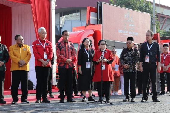 Mobil Bioskop Keliling PDIP Diluncurkan, Bu Mega: Ini untuk Rakyat Indonesia - JPNN.COM