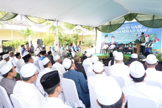 Di Sumenep, Anies Tegaskan Keseriusan Ubah Nasib Petani, Peternak dan Nelayan - JPNN.COM