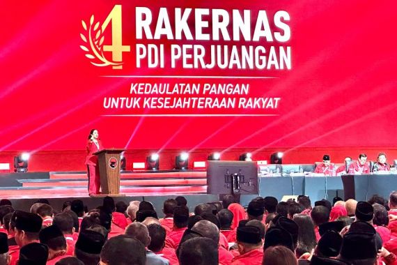 Beri Pengarahan di Rakernas PDIP, Puan Maharani Menekankan Soliditas untuk Memenangkan Pemilu 2024 - JPNN.COM