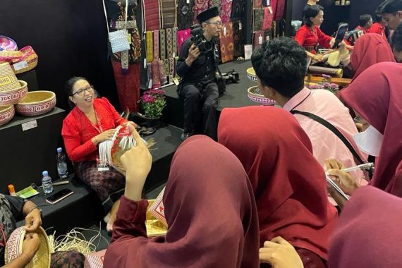 Ratusan Pelajar SMK Datang ke Pameran Pangan Plus yang Dibuat PDIP Pas Rakernas IV - JPNN.COM