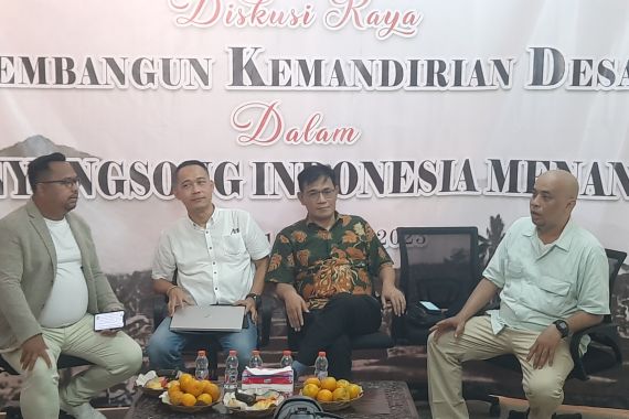 Budiman Sudjatmiko Harap Prabowo Subianto Konsisten Menjalankan UU Desa - JPNN.COM