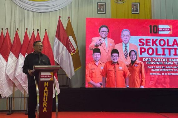 Tutup Sekolah Politik Hanura Jatim, OSO: Semua Kader Harus Punya Semangat Membela Rakyat Kecil - JPNN.COM