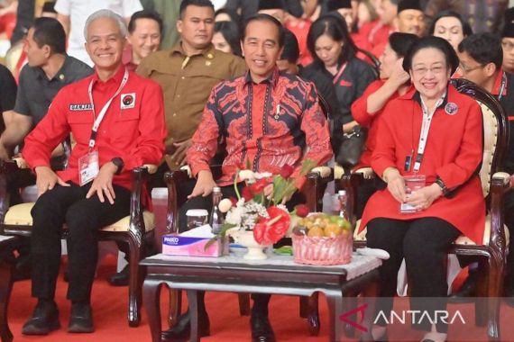 Peneliti SMRC Sebut Dukungan Jokowi Mengerucut ke Ganjar, Ini Analisisnya - JPNN.COM
