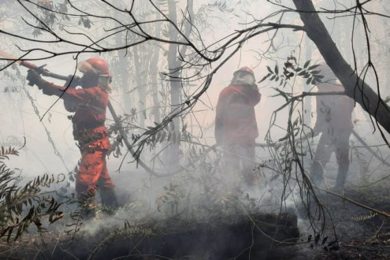 Kabut Asap Makin Tebal, Dinkes Sumsel Siapkan 3,6 Juta Masker Untuk Warga - JPNN.COM