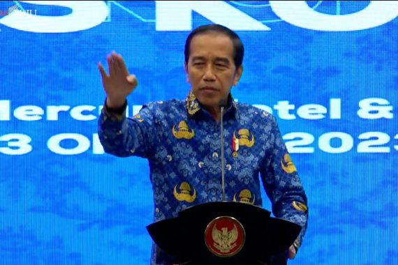 Di Depan ASN, Jokowi Sebut Tak Ada Orang di Indonesia Seperti Dia, Bukan Sombong - JPNN.COM